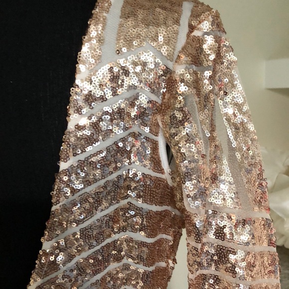 Gold Sequins Open back long sleeve mini - Picture 5 of 7